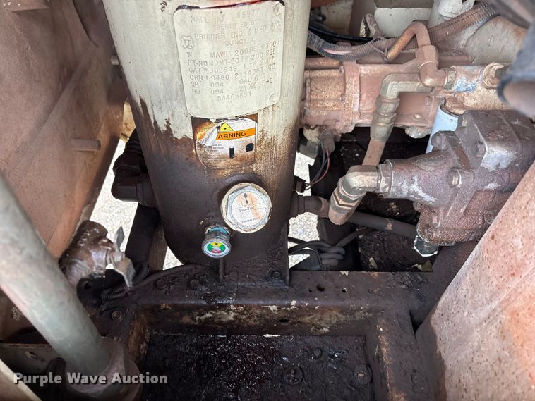 image for item EE4272 2002 Ingersoll Rand 185 air compressor