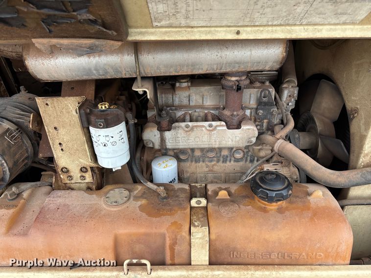 image for item EE4272 2002 Ingersoll Rand 185 air compressor