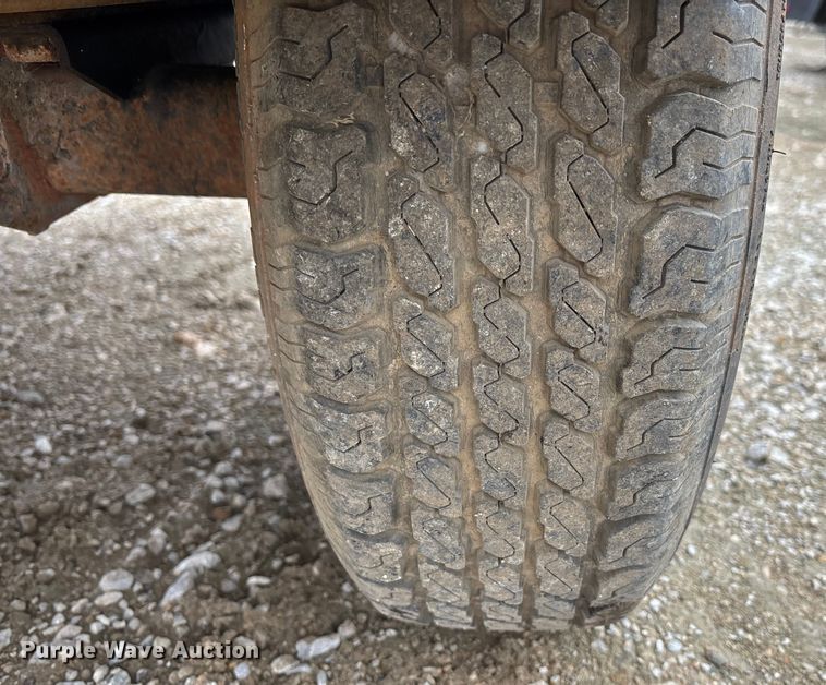 image for item EE4272 2002 Ingersoll Rand 185 air compressor