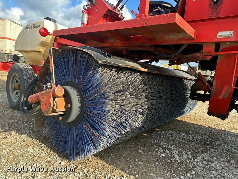 image for item EE4274 Broce Broom RJ300 sweeper