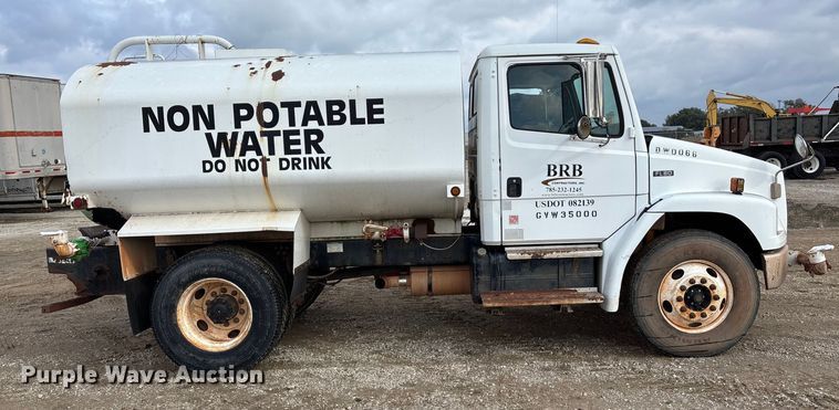 image for item EE4275 1999 Freightliner FL80 water truck