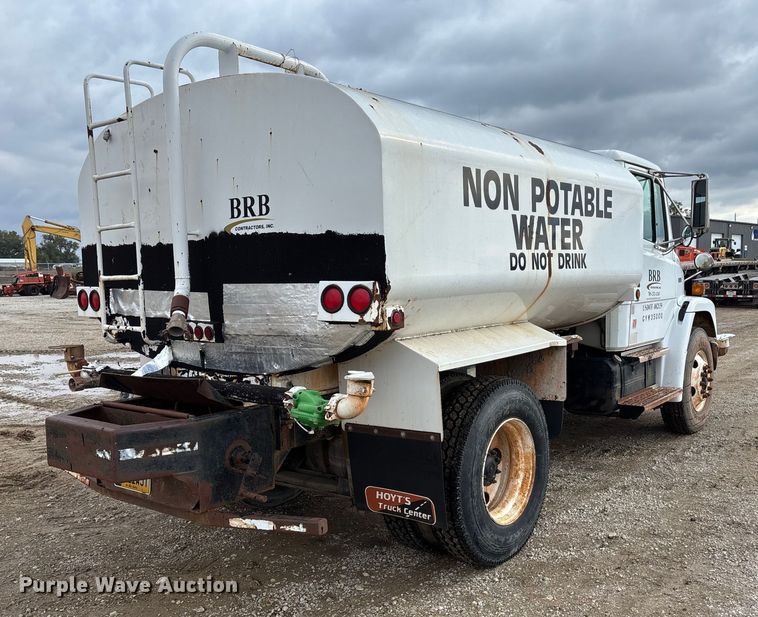 image for item EE4275 1999 Freightliner FL80 water truck