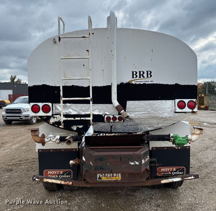 image for item EE4275 1999 Freightliner FL80 water truck