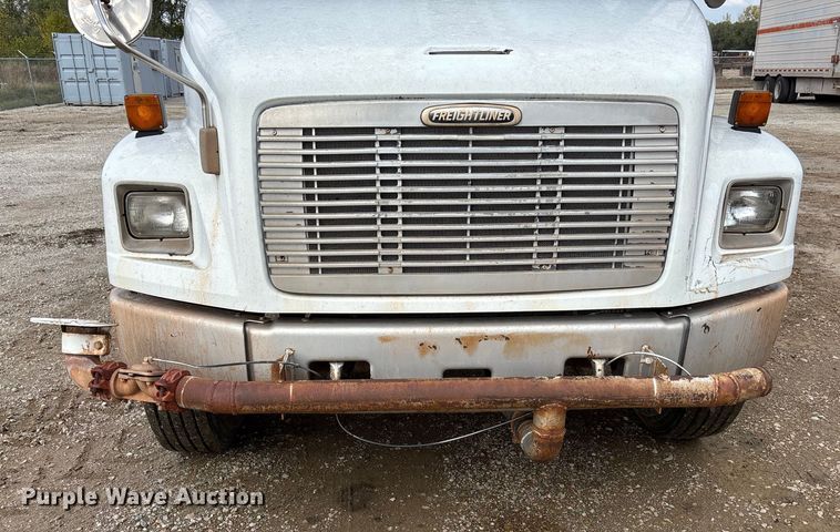 image for item EE4275 1999 Freightliner FL80 water truck