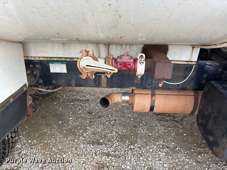 image for item EE4275 1999 Freightliner FL80 water truck