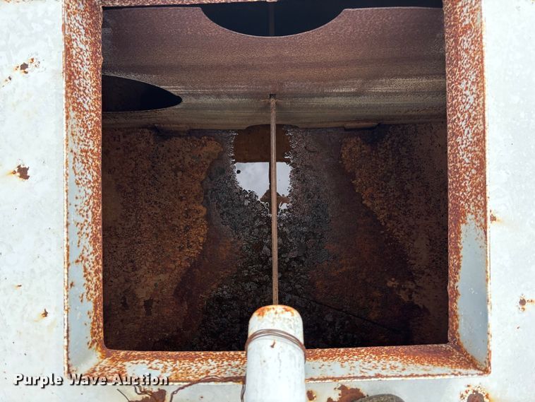 image for item EE4275 1999 Freightliner FL80 water truck