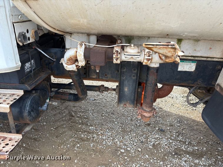 image for item EE4275 1999 Freightliner FL80 water truck