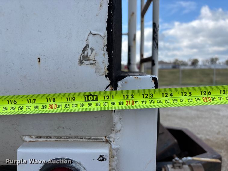 image for item EE4275 1999 Freightliner FL80 water truck