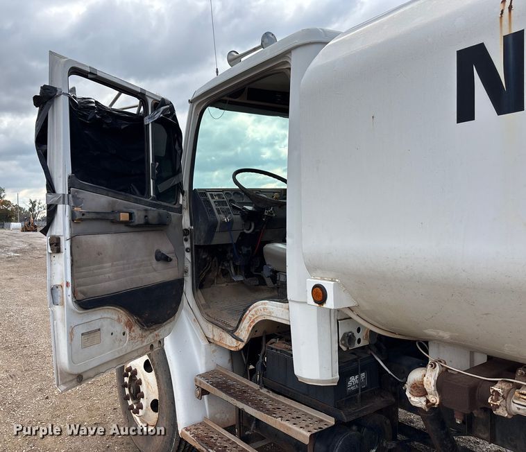 image for item EE4275 1999 Freightliner FL80 water truck