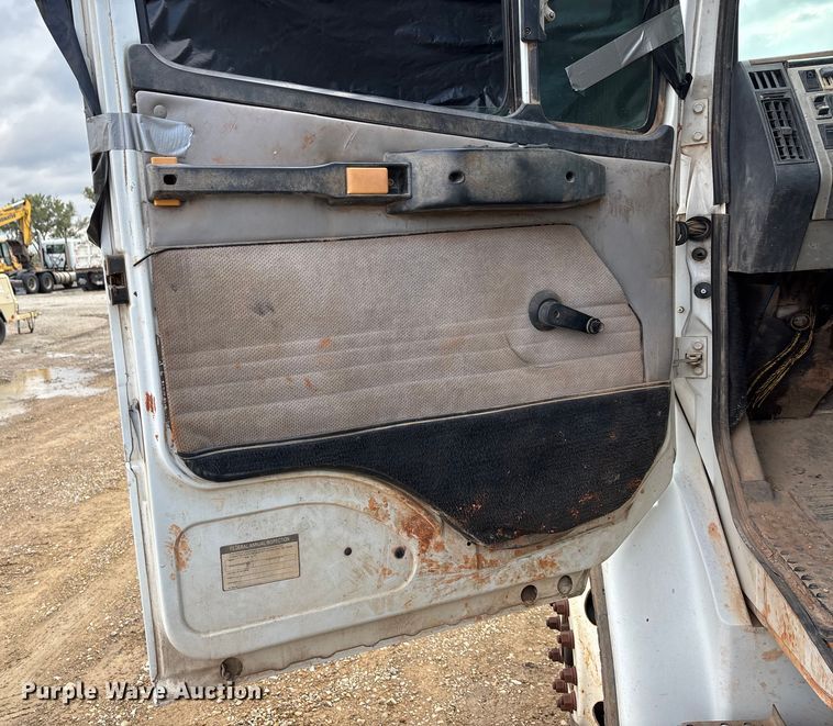 image for item EE4275 1999 Freightliner FL80 water truck