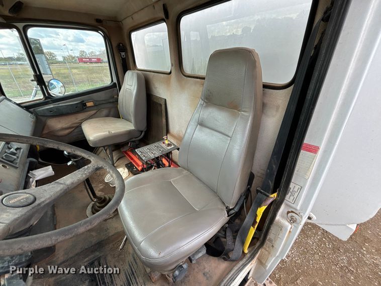 image for item EE4275 1999 Freightliner FL80 water truck