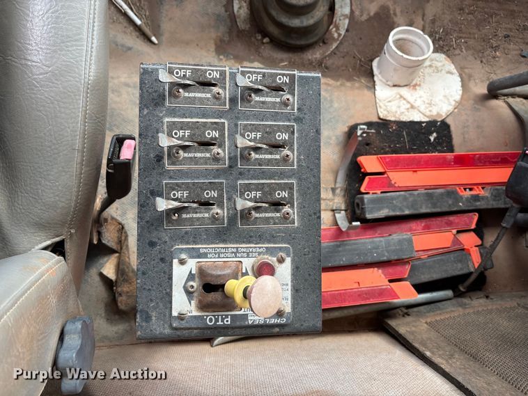 image for item EE4275 1999 Freightliner FL80 water truck