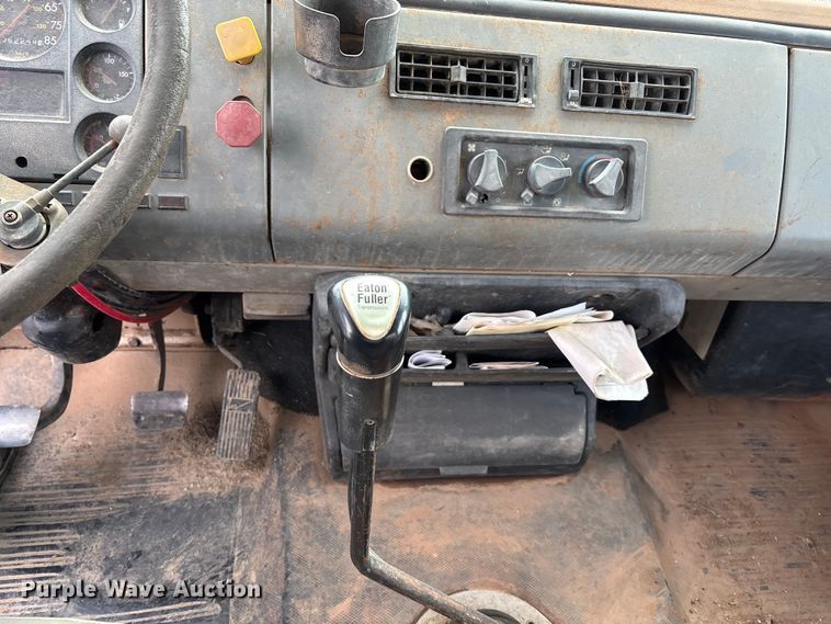 image for item EE4275 1999 Freightliner FL80 water truck