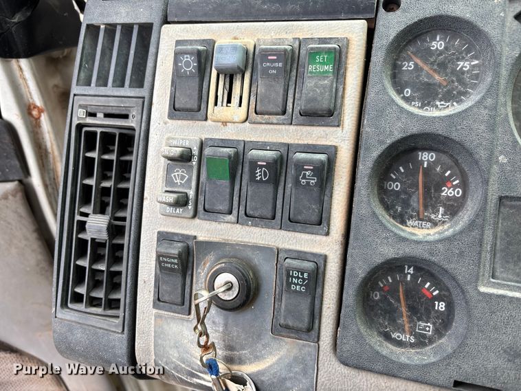 image for item EE4275 1999 Freightliner FL80 water truck