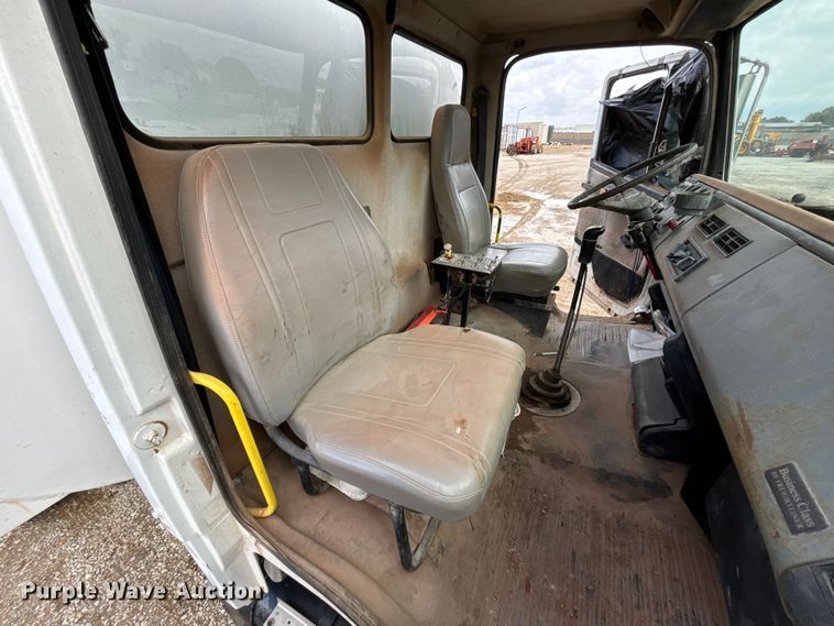 image for item EE4275 1999 Freightliner FL80 water truck