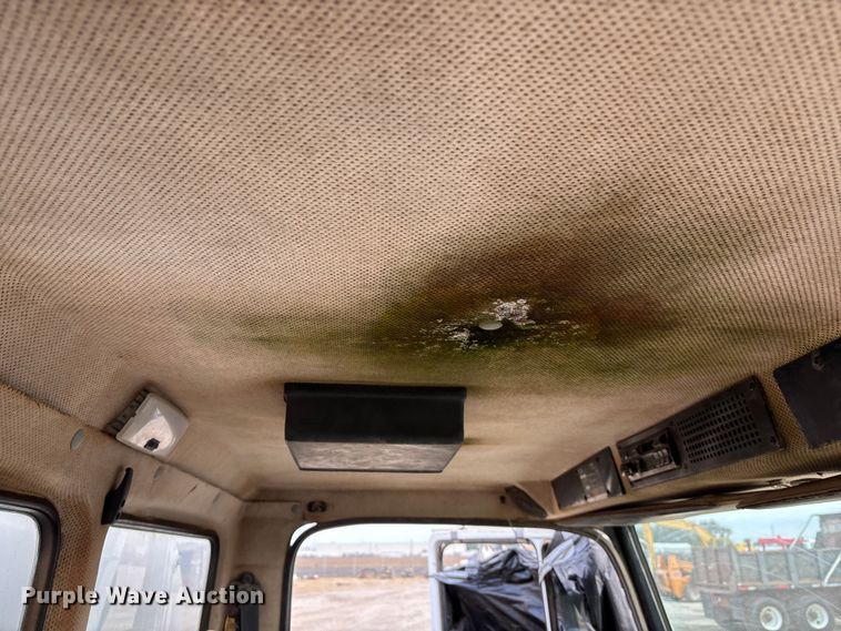 image for item EE4275 1999 Freightliner FL80 water truck