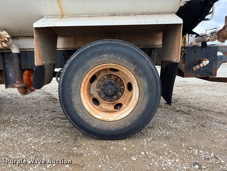 image for item EE4275 1999 Freightliner FL80 water truck