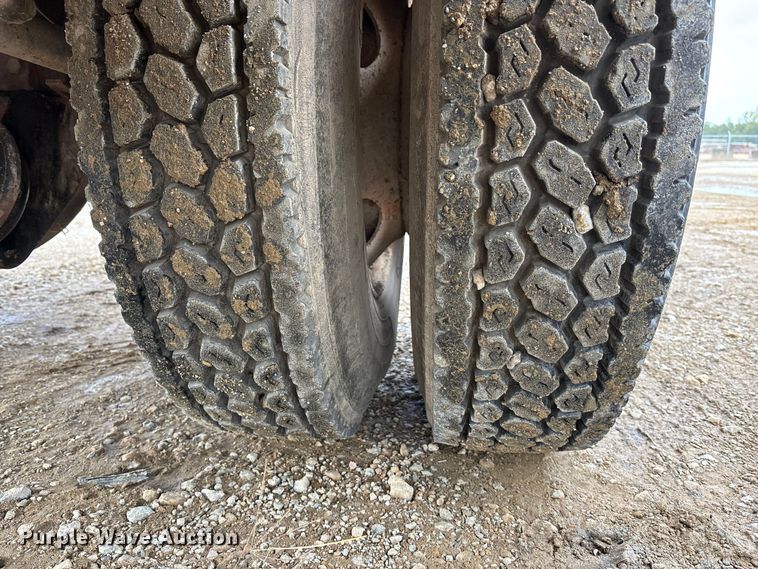 image for item EE4275 1999 Freightliner FL80 water truck