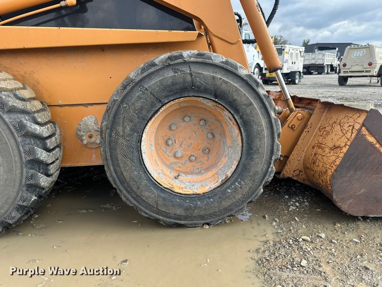 image for item EE4276 2001 Case 1845C skid steer loader