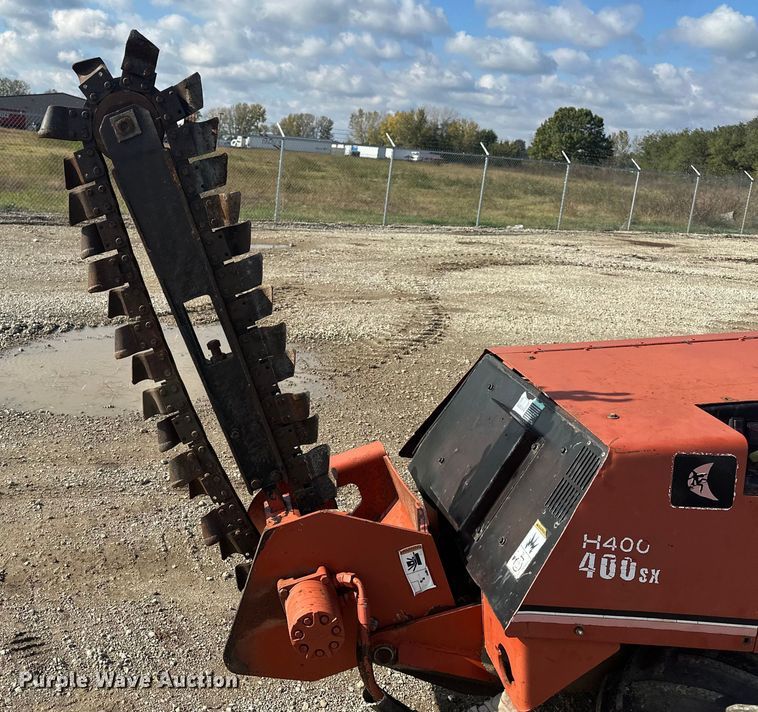 image for item EE4277 1993 Ditch Witch 400SXD trencher