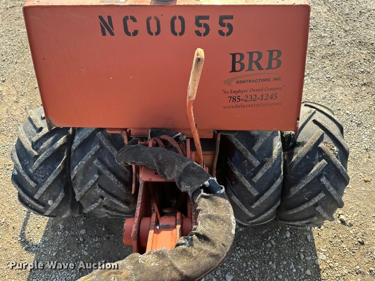 image for item EE4277 1993 Ditch Witch 400SXD trencher