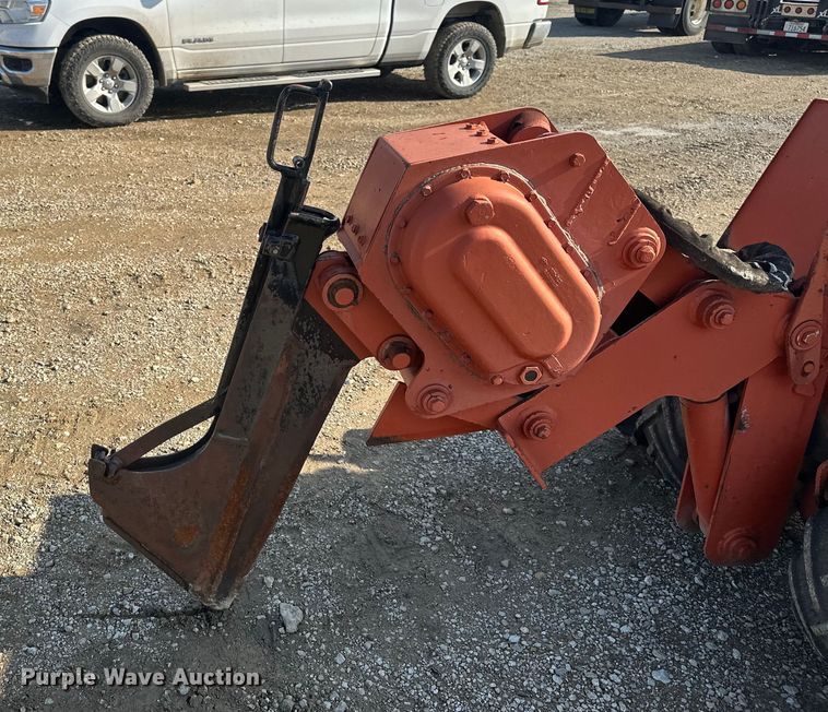 image for item EE4277 1993 Ditch Witch 400SXD trencher