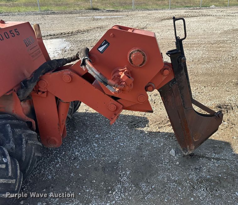 image for item EE4277 1993 Ditch Witch 400SXD trencher