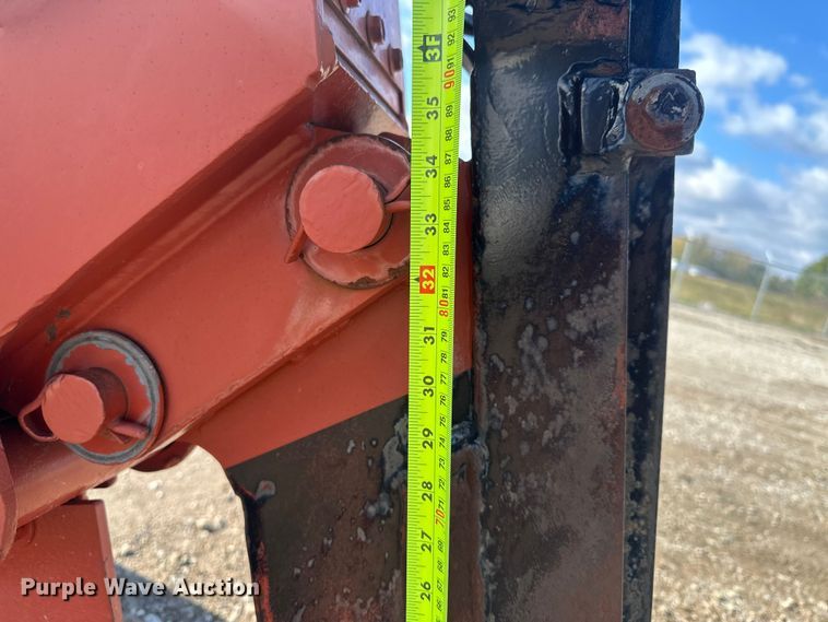 image for item EE4277 1993 Ditch Witch 400SXD trencher