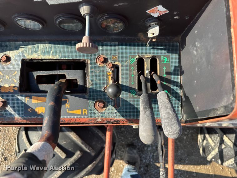 image for item EE4277 1993 Ditch Witch 400SXD trencher