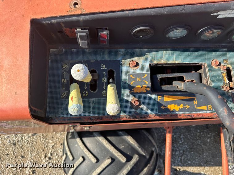 image for item EE4277 1993 Ditch Witch 400SXD trencher