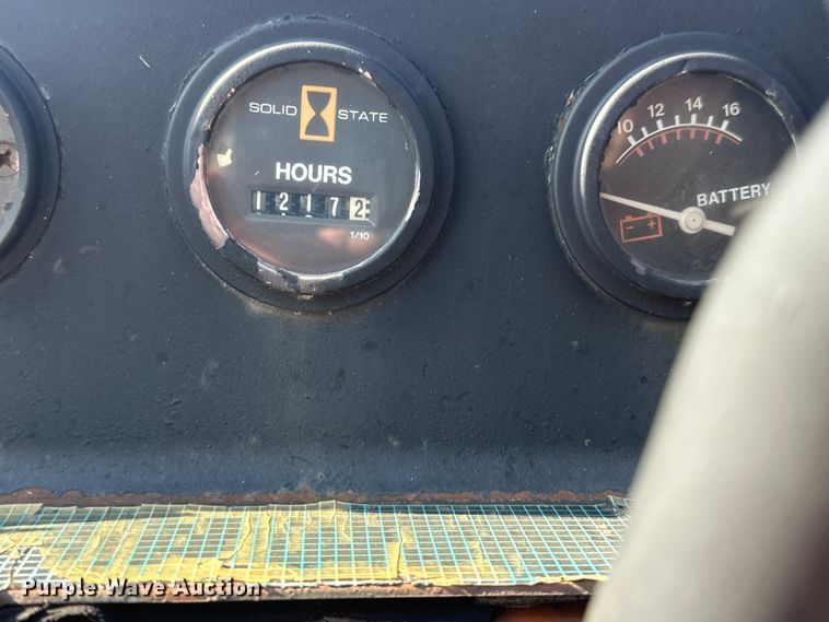 image for item EE4277 1993 Ditch Witch 400SXD trencher