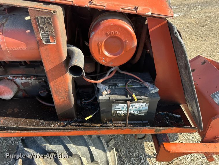 image for item EE4277 1993 Ditch Witch 400SXD trencher