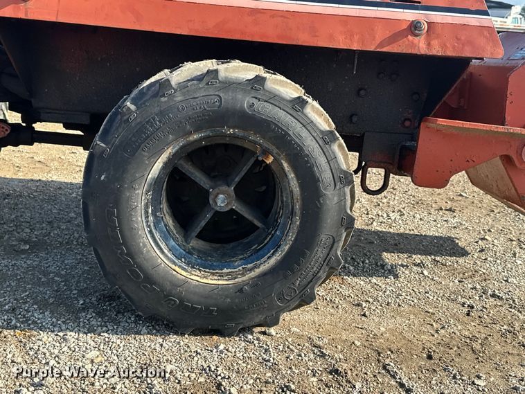 image for item EE4277 1993 Ditch Witch 400SXD trencher