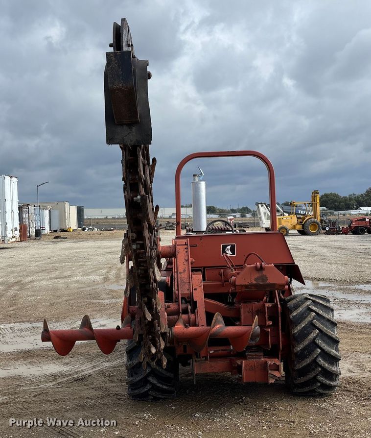 image for item EE4278 1994 Ditch Witch 7610DD Modular Matic trencher