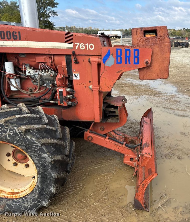 image for item EE4278 1994 Ditch Witch 7610DD Modular Matic trencher