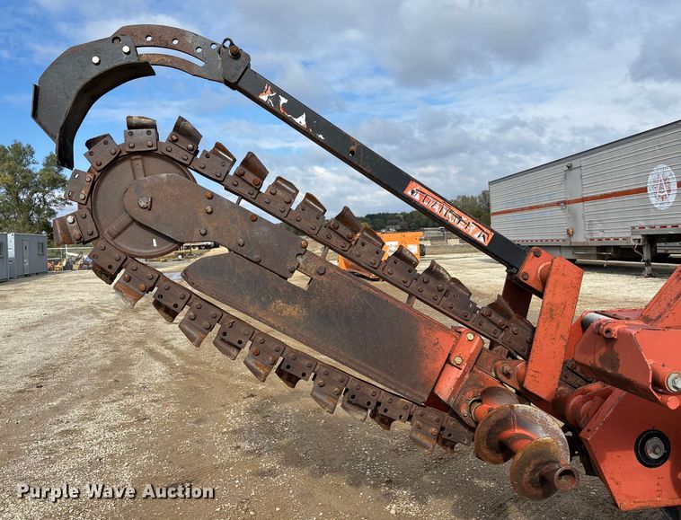 image for item EE4278 1994 Ditch Witch 7610DD Modular Matic trencher
