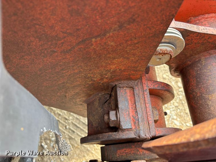 image for item EE4278 1994 Ditch Witch 7610DD Modular Matic trencher