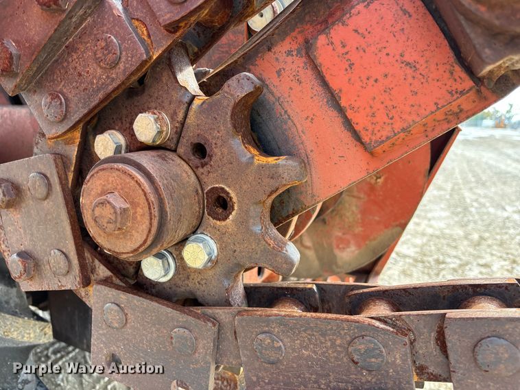 image for item EE4278 1994 Ditch Witch 7610DD Modular Matic trencher