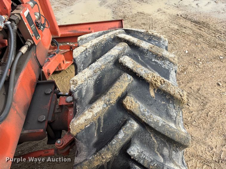 image for item EE4278 1994 Ditch Witch 7610DD Modular Matic trencher