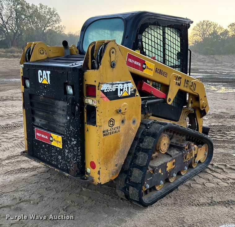 MINI CARGADOR SOBRE ORUGAS 2016 CATERPILLAR 239D