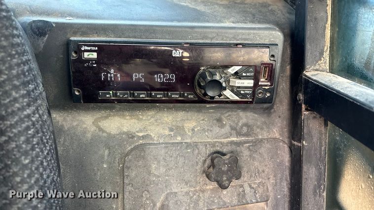 image for item EE4280 2016 Caterpillar 239D tracked skid steer loader