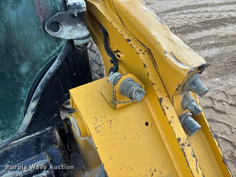 image for item EE4281 2015 Caterpillar 246D skid steer loader