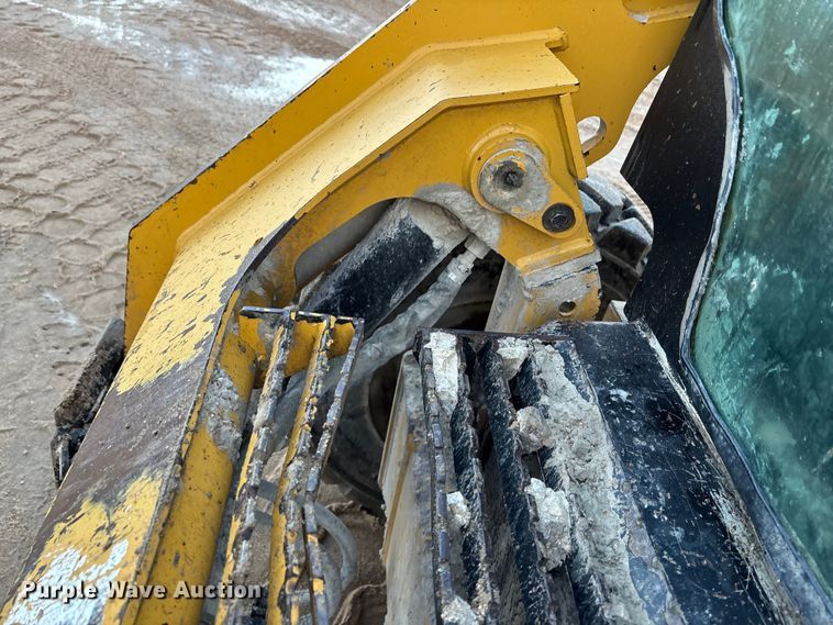 image for item EE4281 2015 Caterpillar 246D skid steer loader