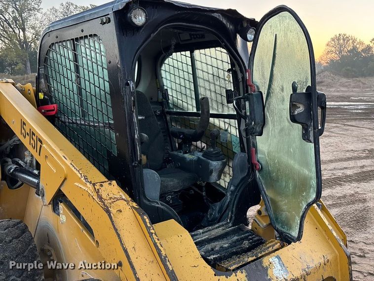 image for item EE4281 2015 Caterpillar 246D skid steer loader