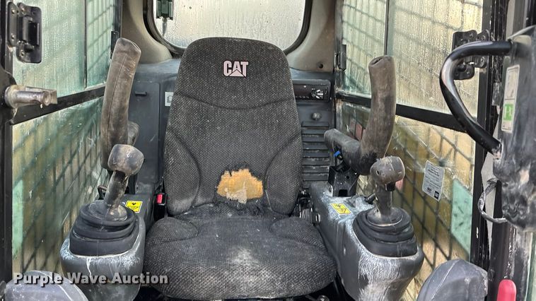 image for item EE4281 2015 Caterpillar 246D skid steer loader