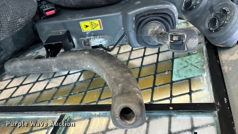 image for item EE4281 2015 Caterpillar 246D skid steer loader