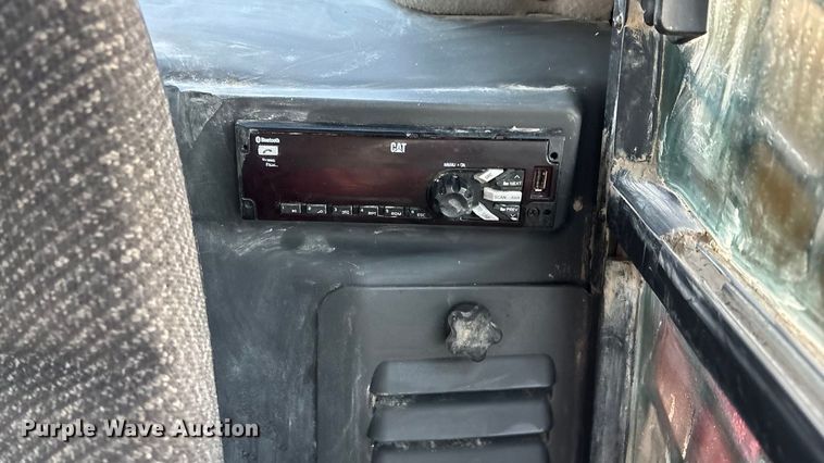 image for item EE4281 2015 Caterpillar 246D skid steer loader