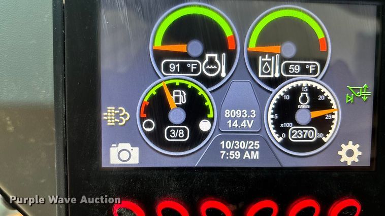 image for item EE4281 2015 Caterpillar 246D skid steer loader