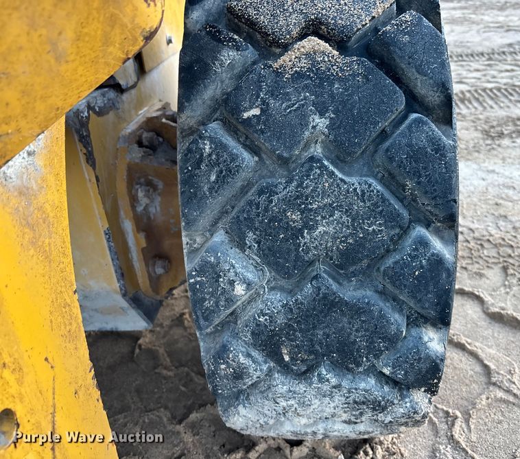 image for item EE4281 2015 Caterpillar 246D skid steer loader