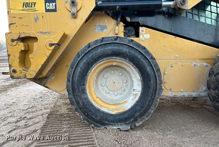 image for item EE4281 2015 Caterpillar 246D skid steer loader